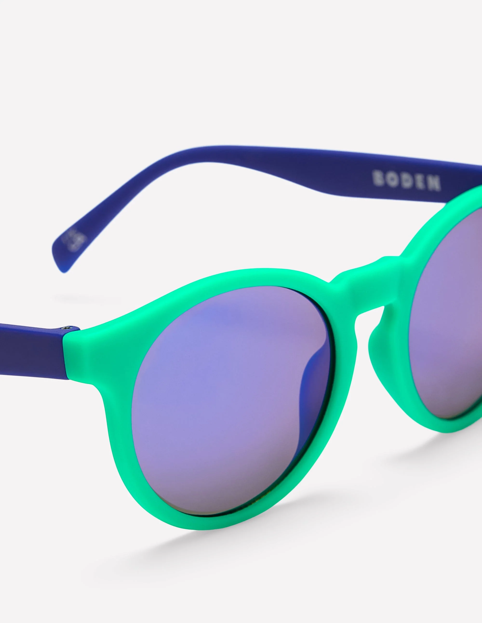 Classic Sunglasses-Green - Image 3