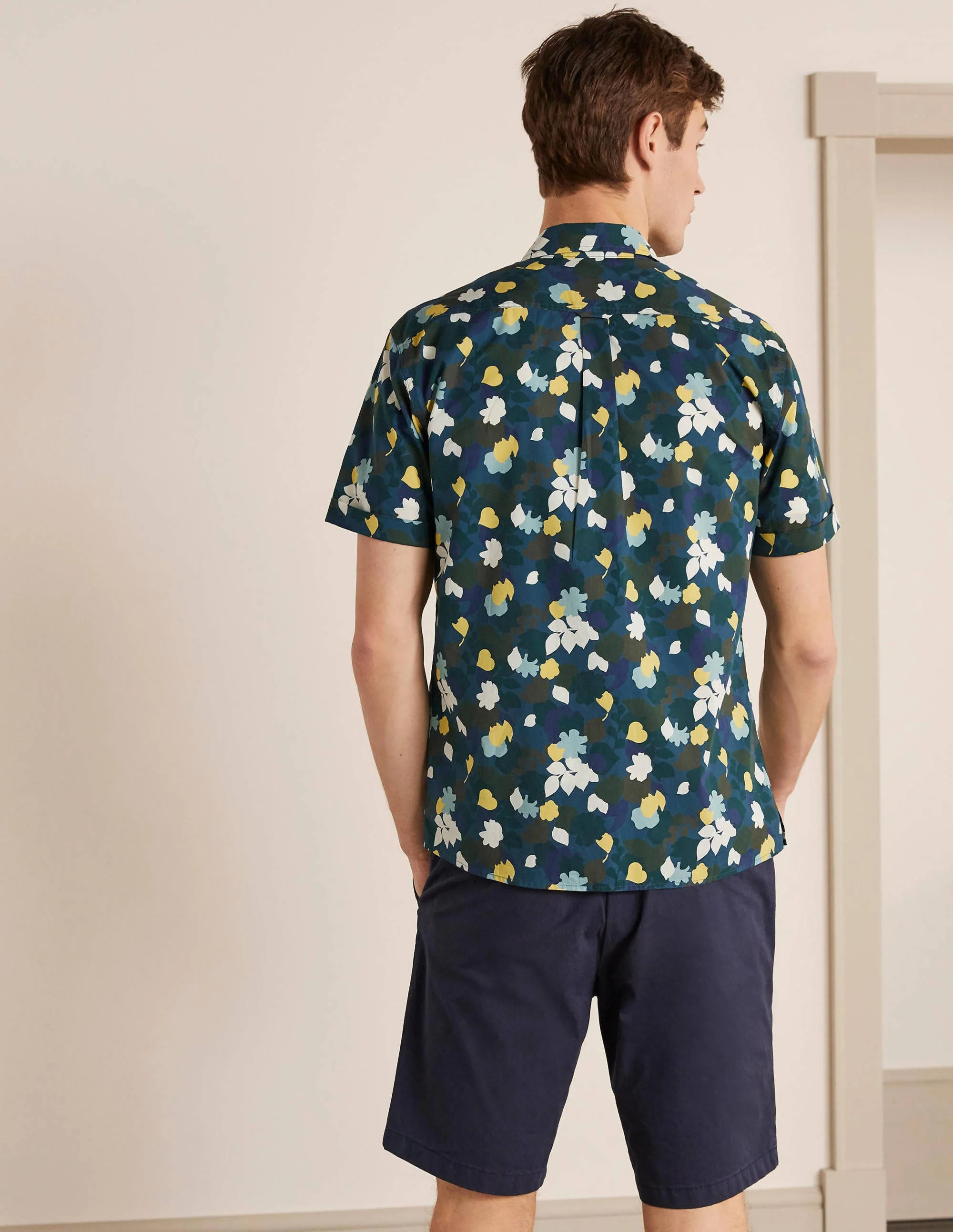 Printed Short Sleeve Shirt-Green Multi Pressed Bloom Camo - Image 3