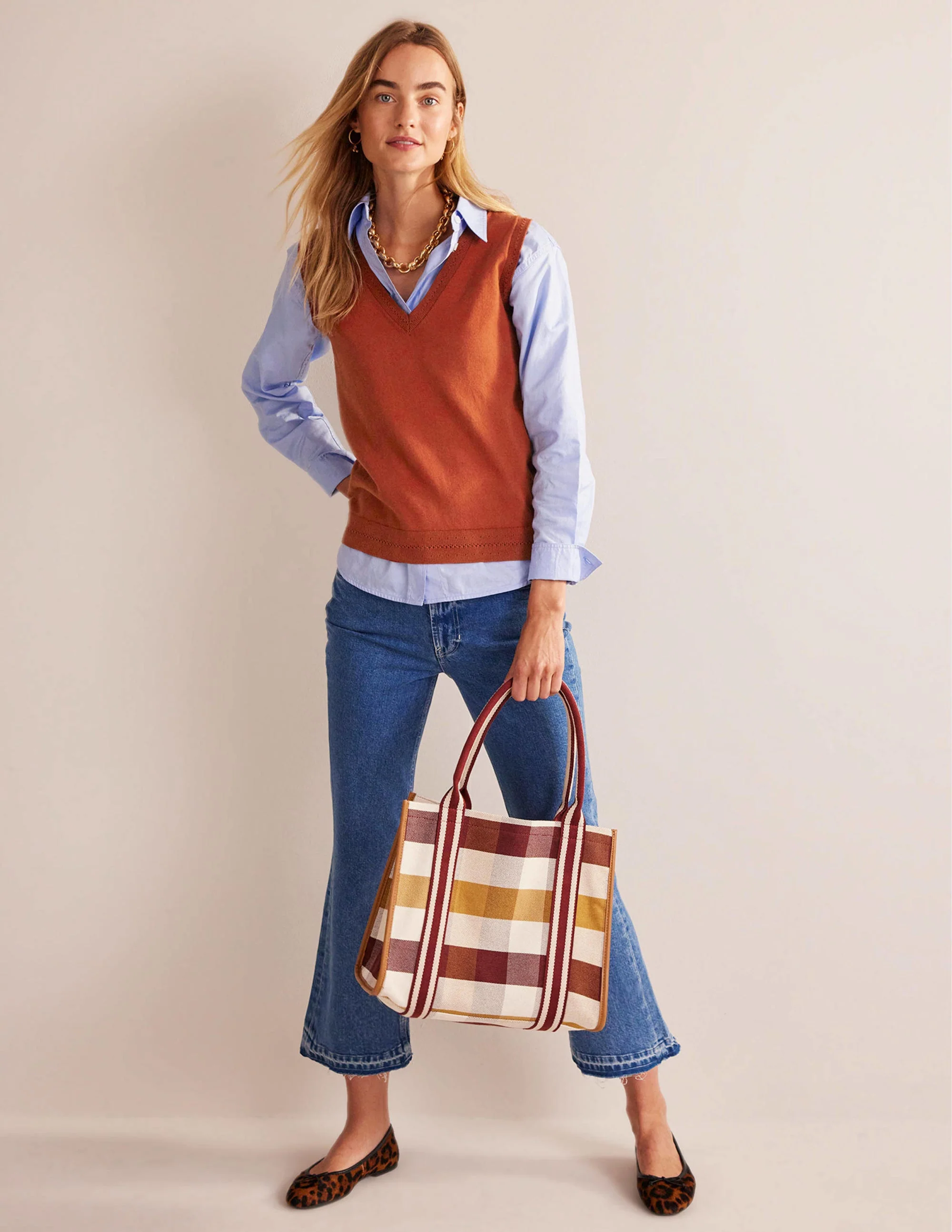 Catriona Cotton V-Neck Vest-Chestnut Brown - Image 4