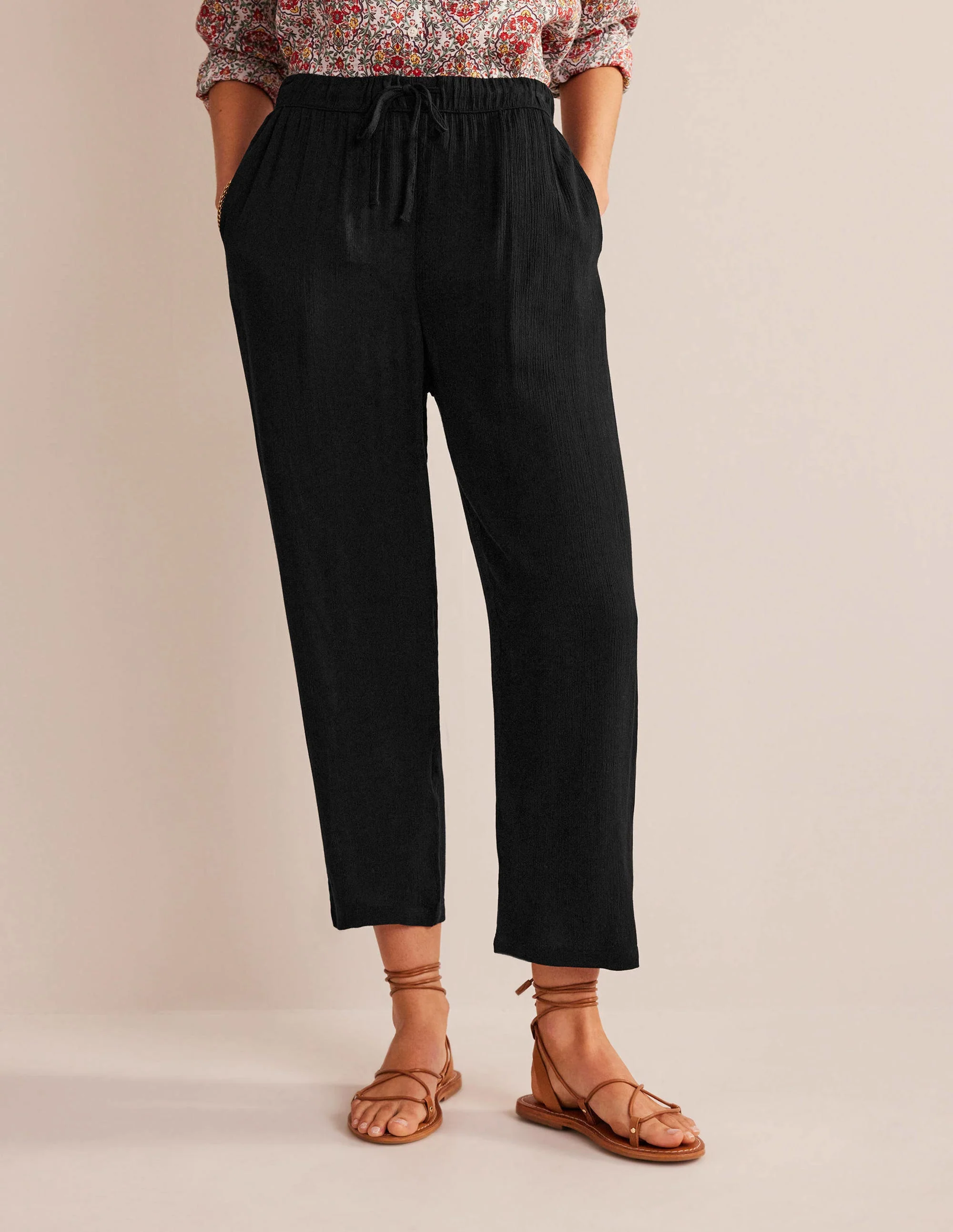 Crinkle Tapered Pants-Black - Image 4