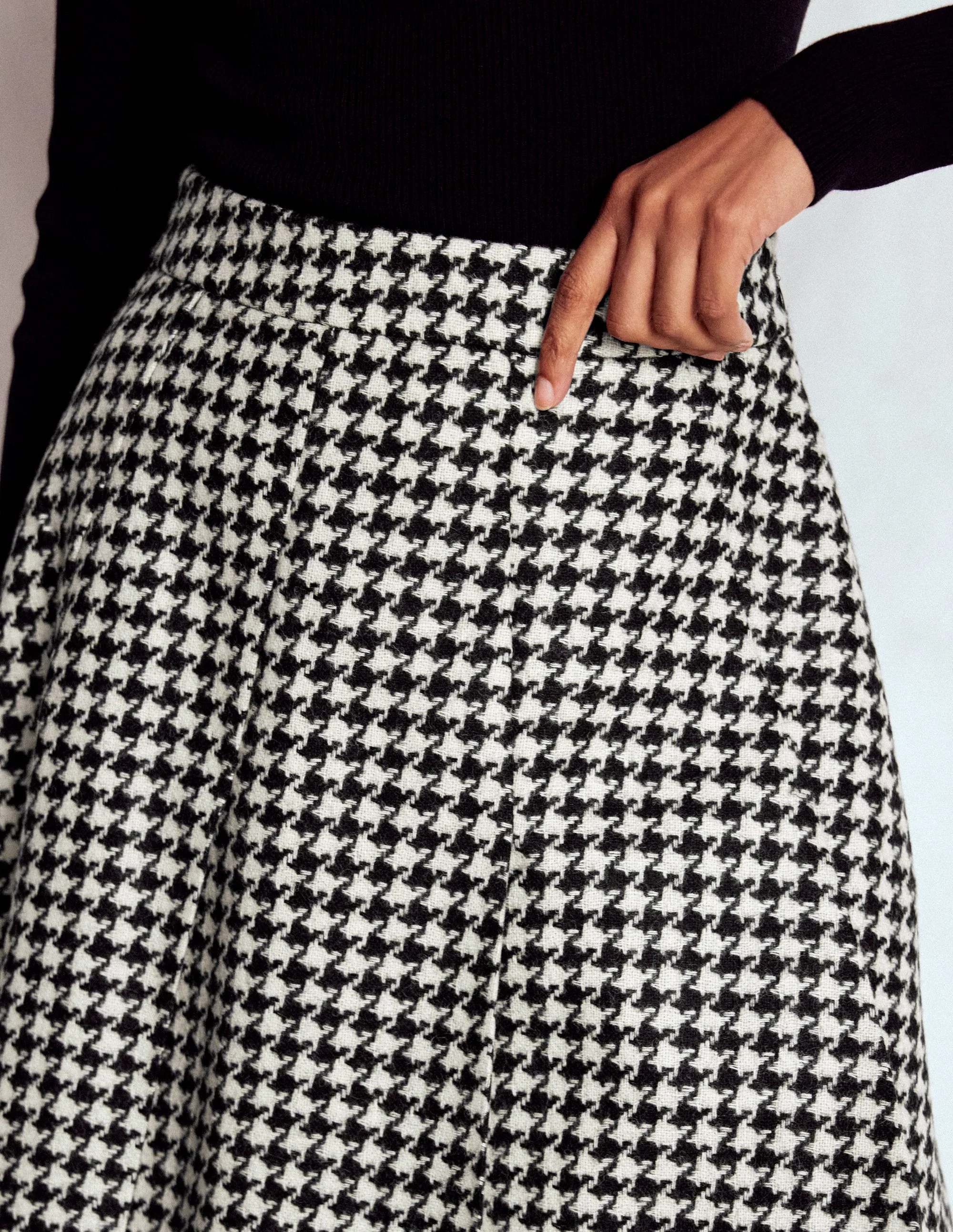 Flippy Wool Skirt-Black Dogstooth - Image 2