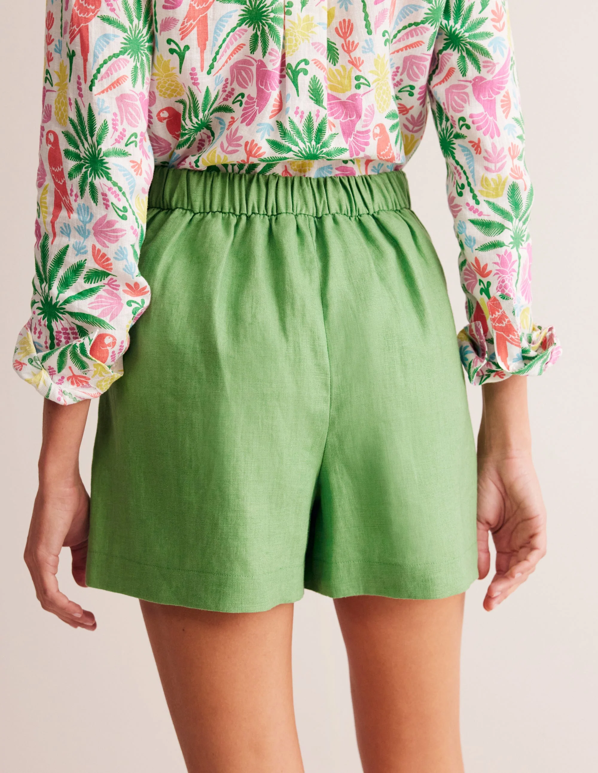 Hampstead Linen Shorts-Stone Green - Image 3