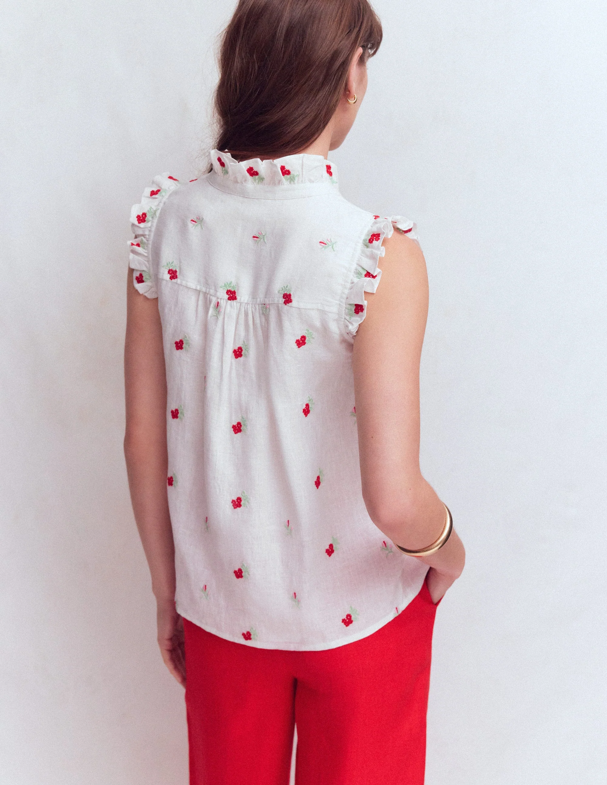 Isabel Sleeveless Linen Top-Floral Embroidery - Image 3