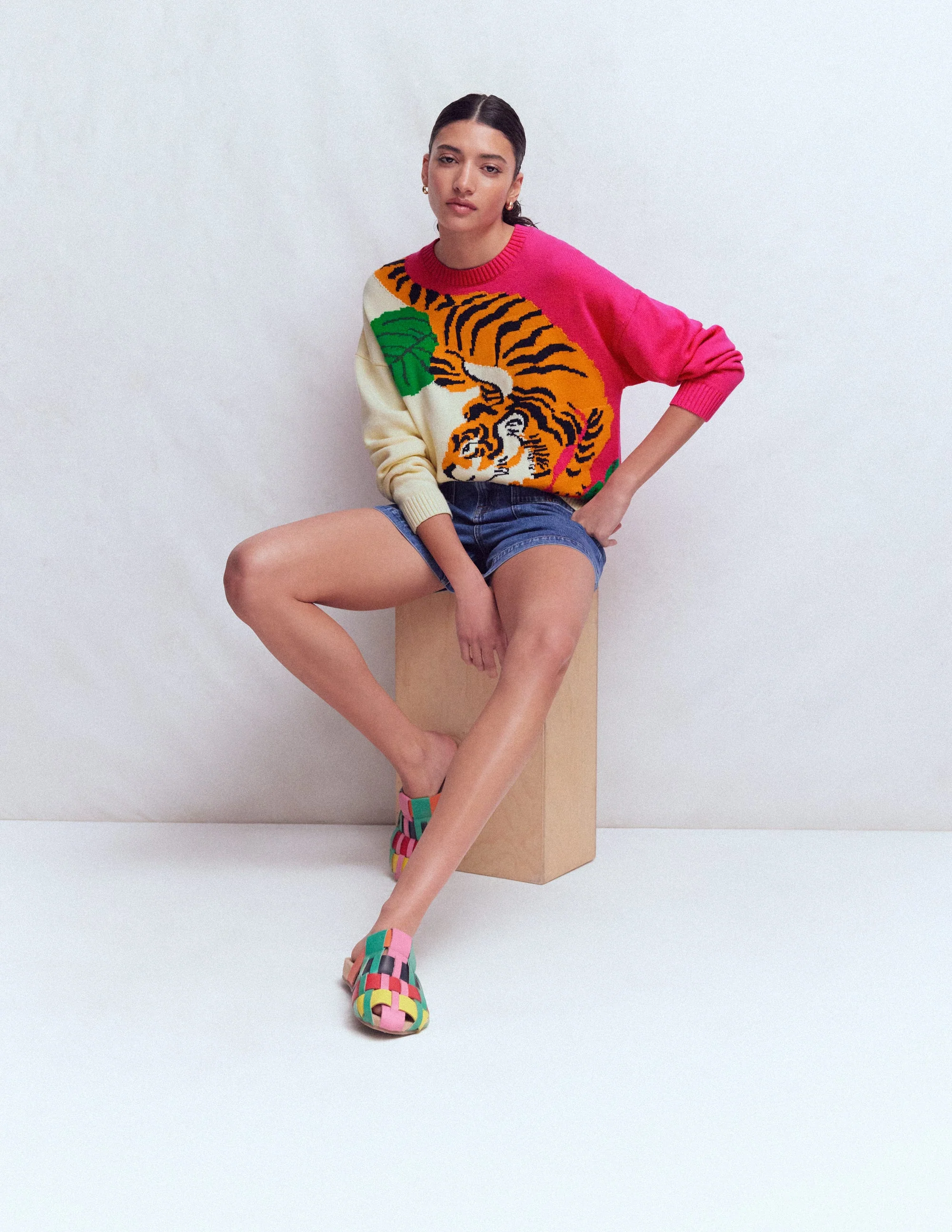 Jacquard Jumper-Warm Ivory and Pink Tiger - Image 5