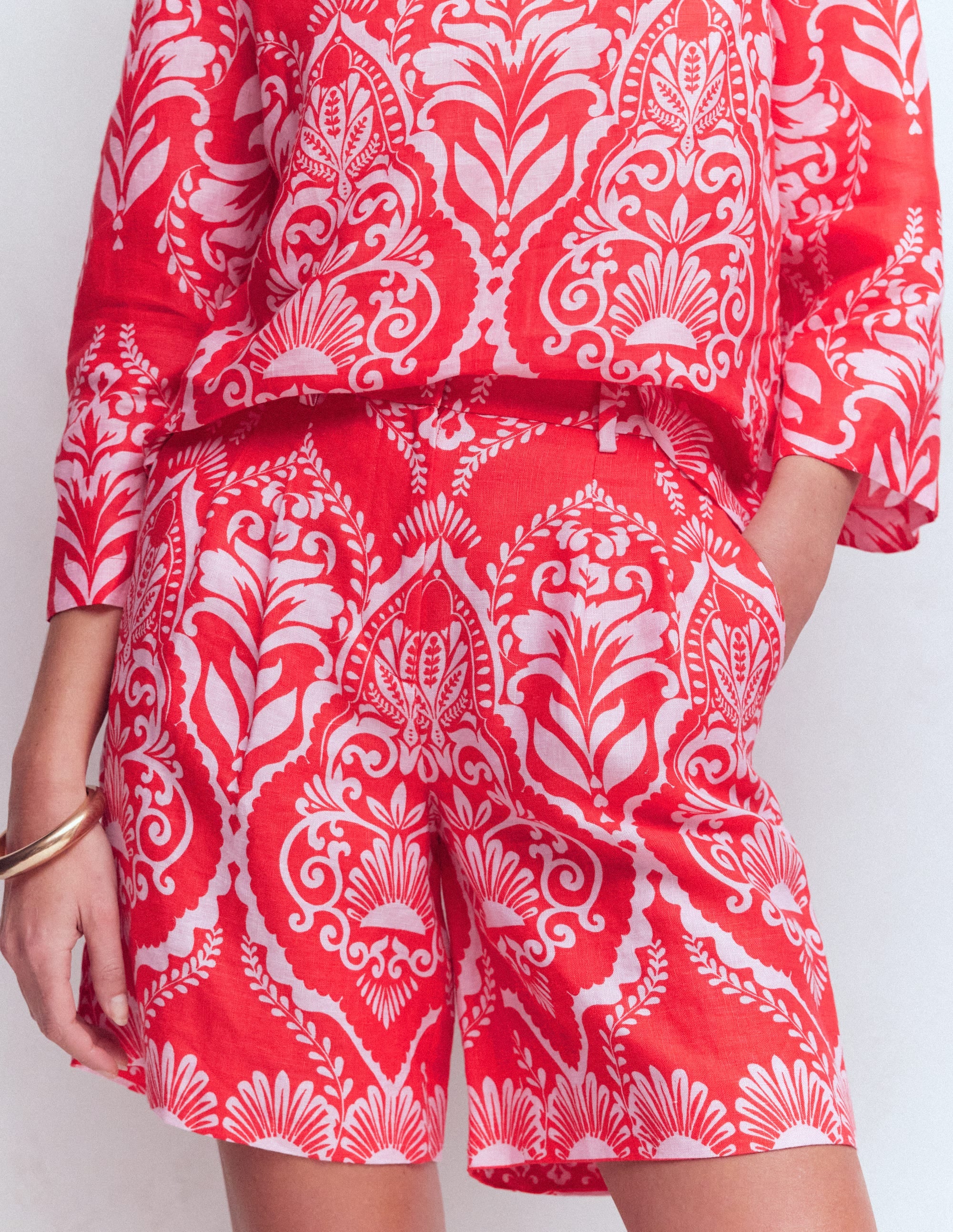 Kensington Linen Shorts-Poppy Red, Ornamental Garden - Image 5