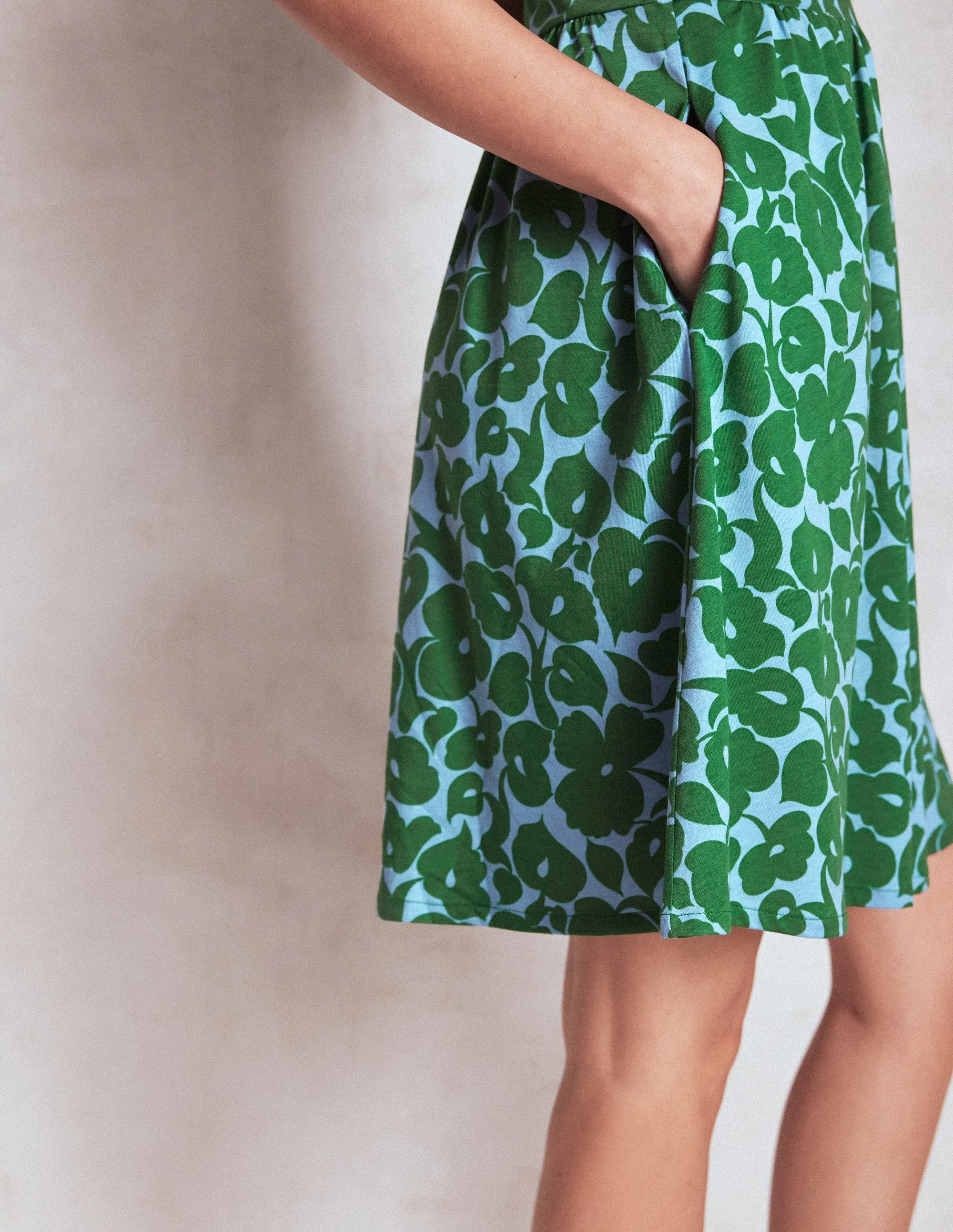 Louisa Short Jersey Dress-Highland Green, Leafy Grove - Image 2