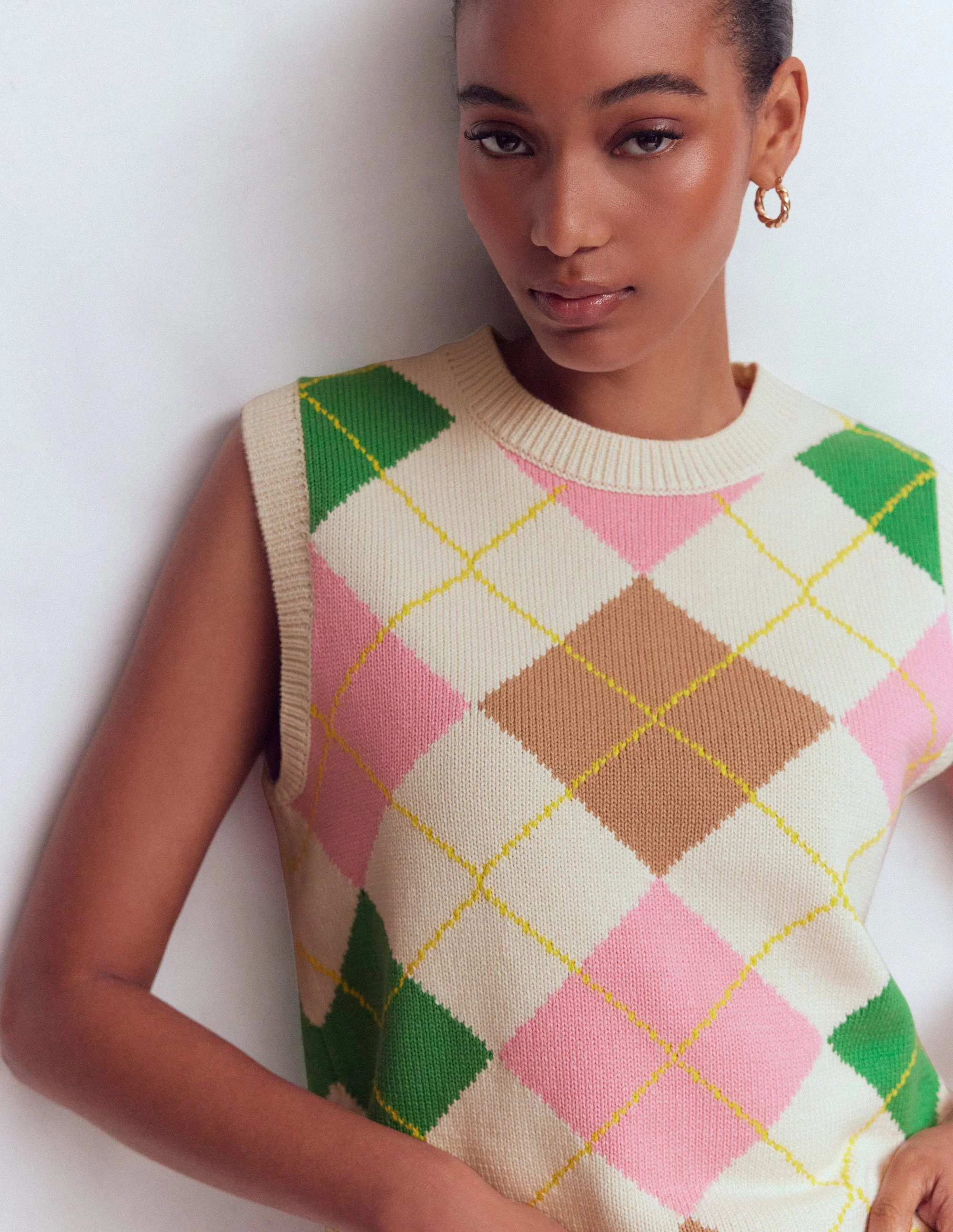 Lucy Cotton Vest-Green, Pink Argyle - Image 2