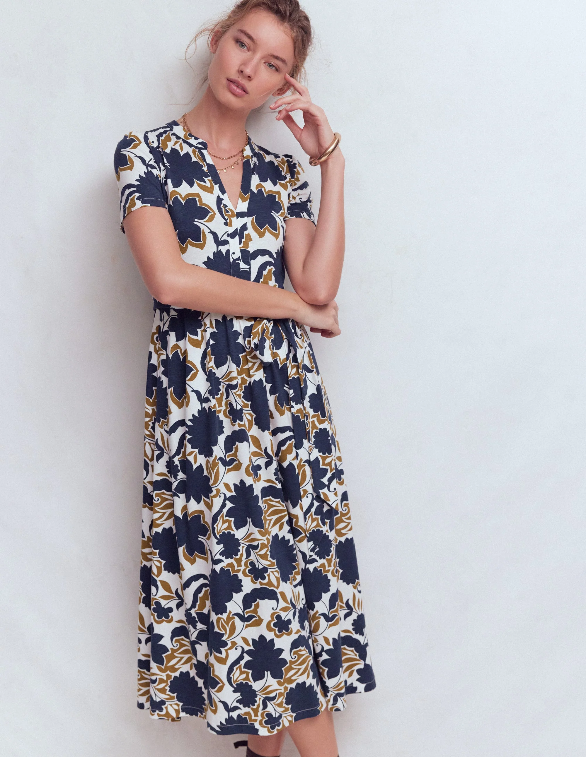 Naomi Jersey Midi Dress-French Navy, Shadow Blossom - Image 4