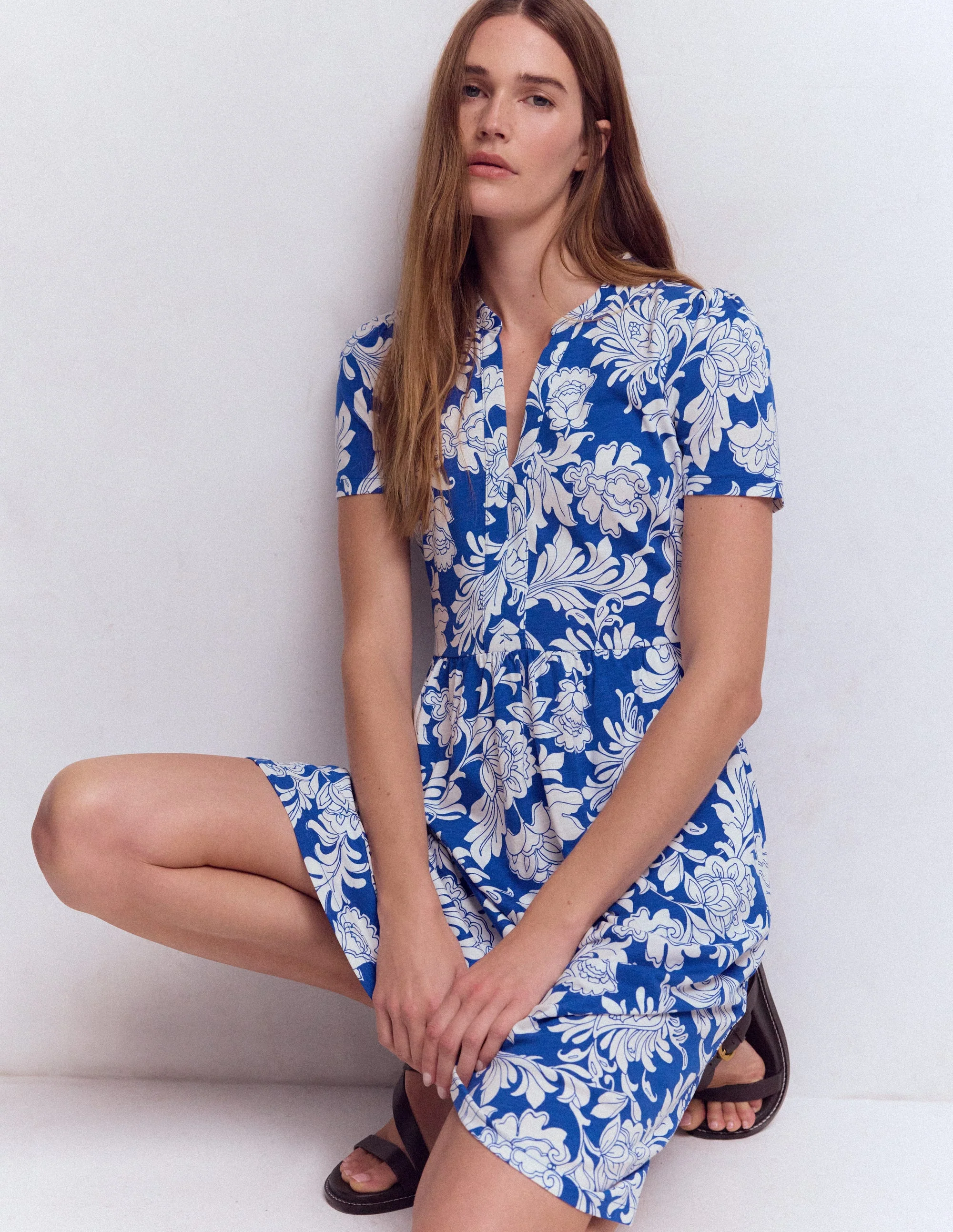 Naomi Short Jersey Dress-Blue, Botanical Flourish Mono - Image 2