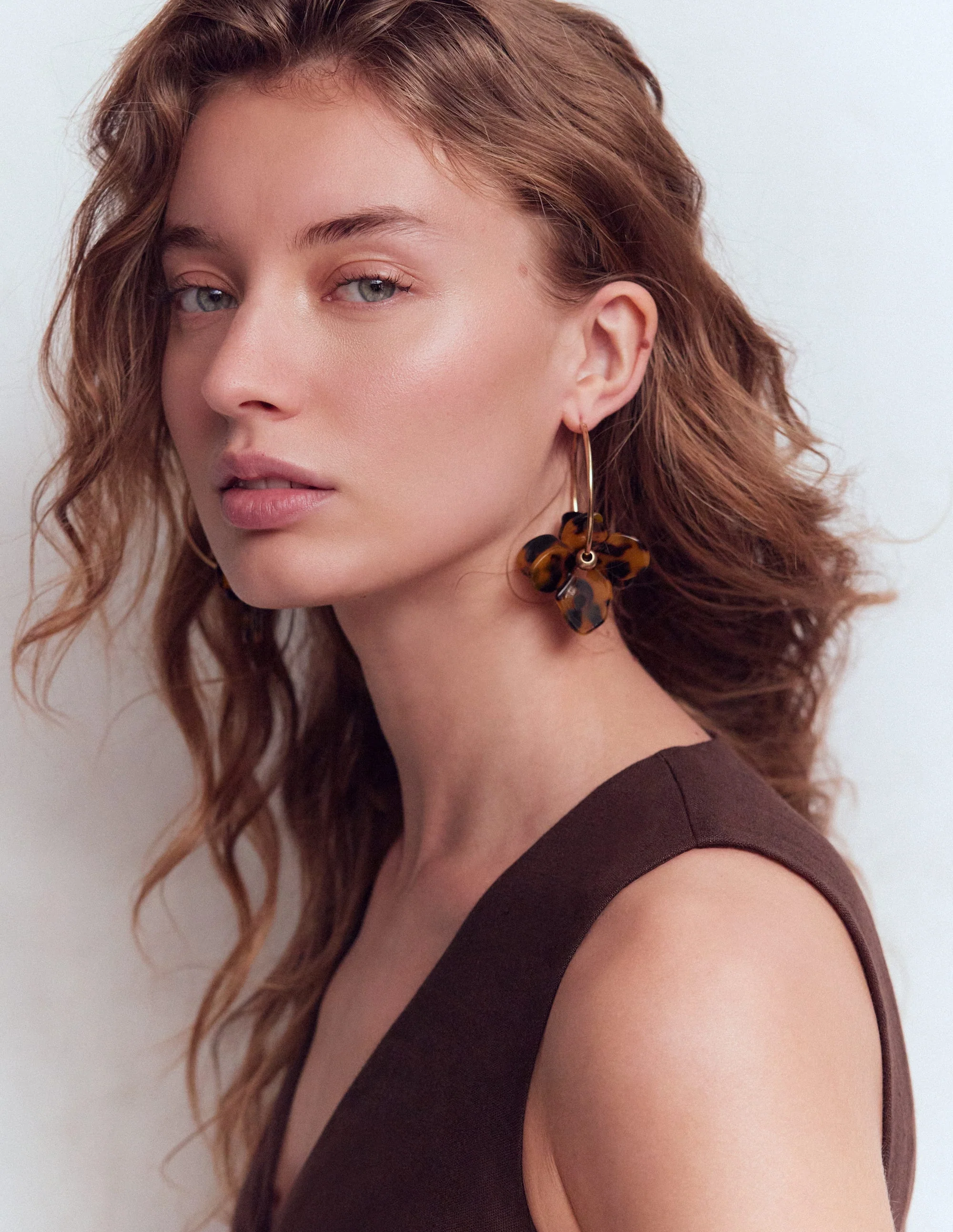 Resin Flower Hoops-Brown Tort - Image 2
