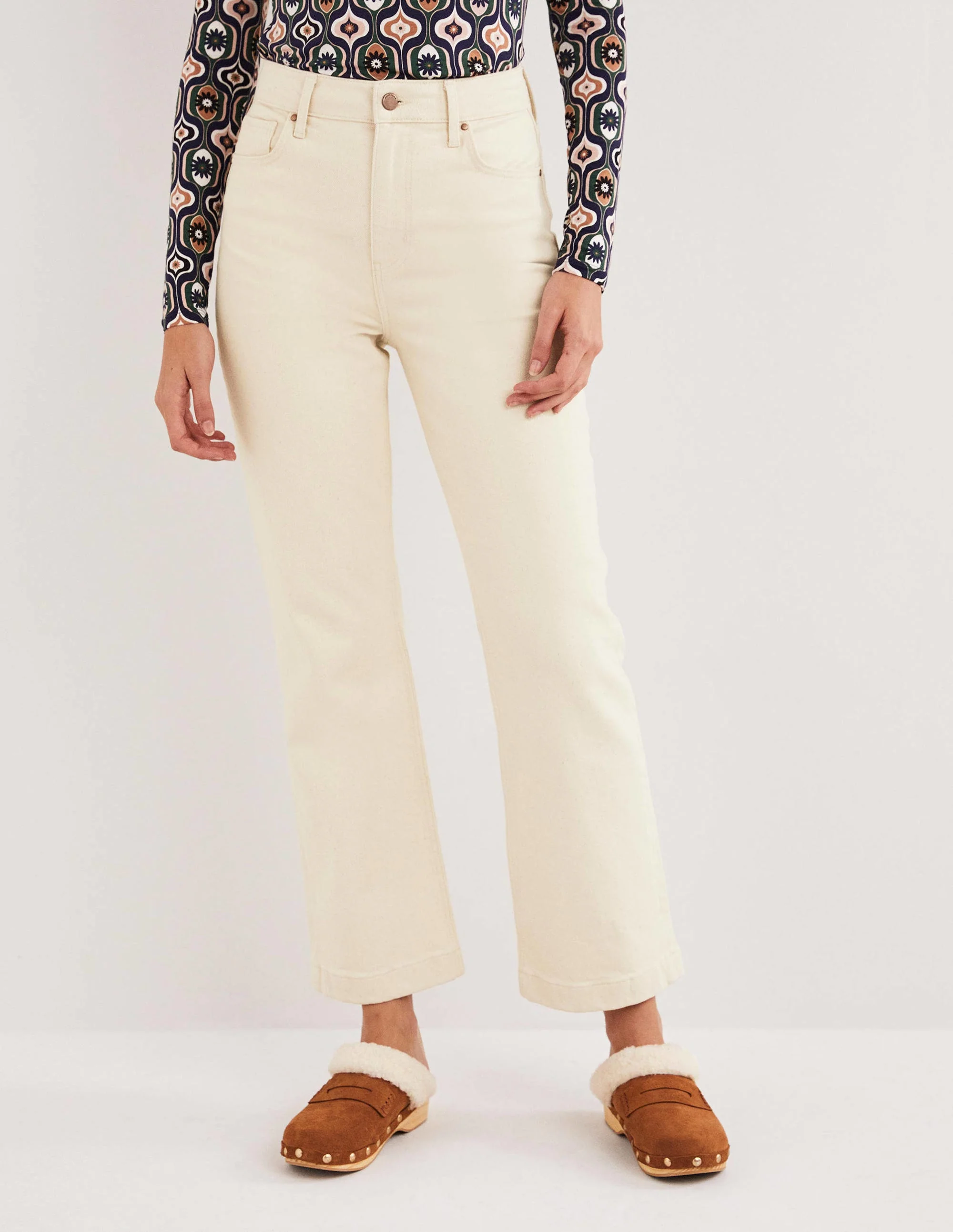 Rigid Cropped Flare Jeans-Ecru - Image 5