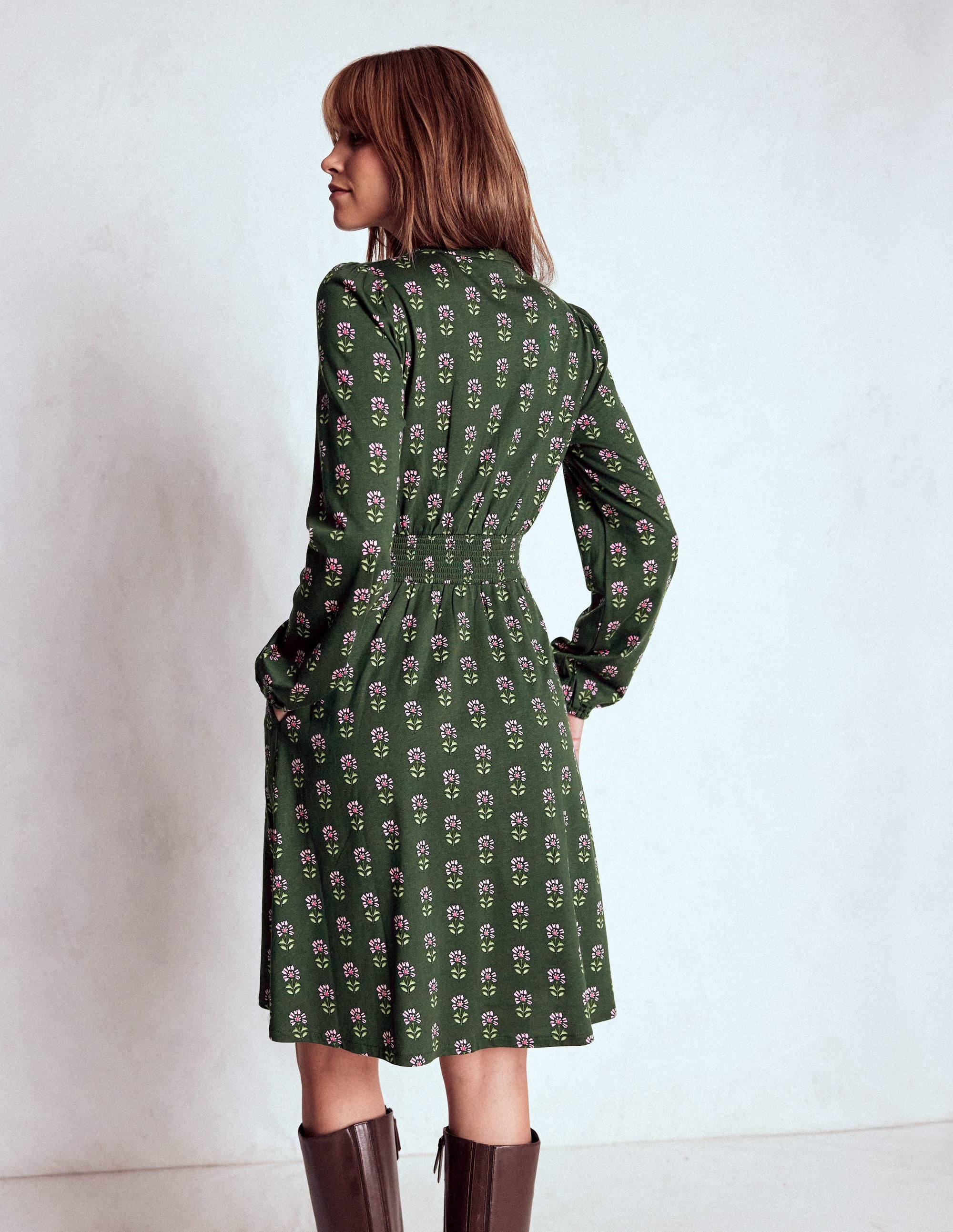 Sarah Short Jersey Dress-Winter Moss, Woodblock Floral - Image 5