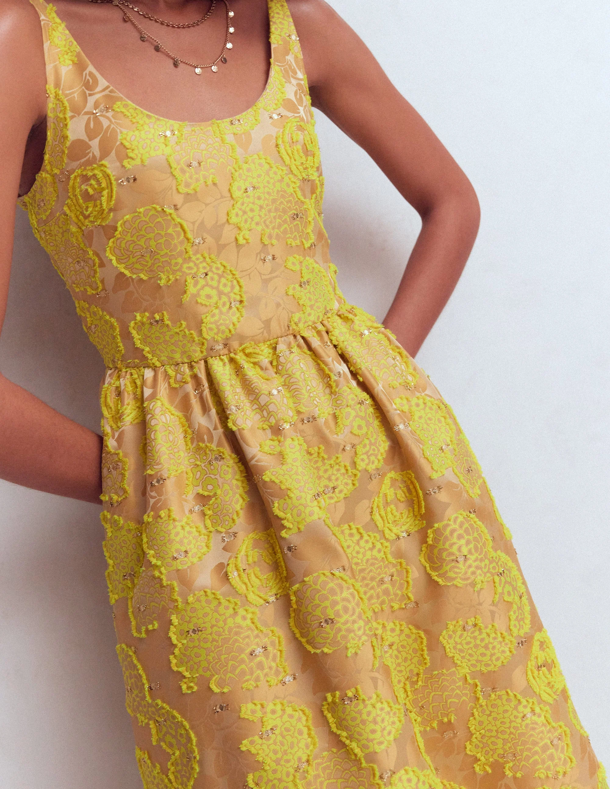 Scoop Neck Jacquard Dress-Yellow Jacquard - Image 3