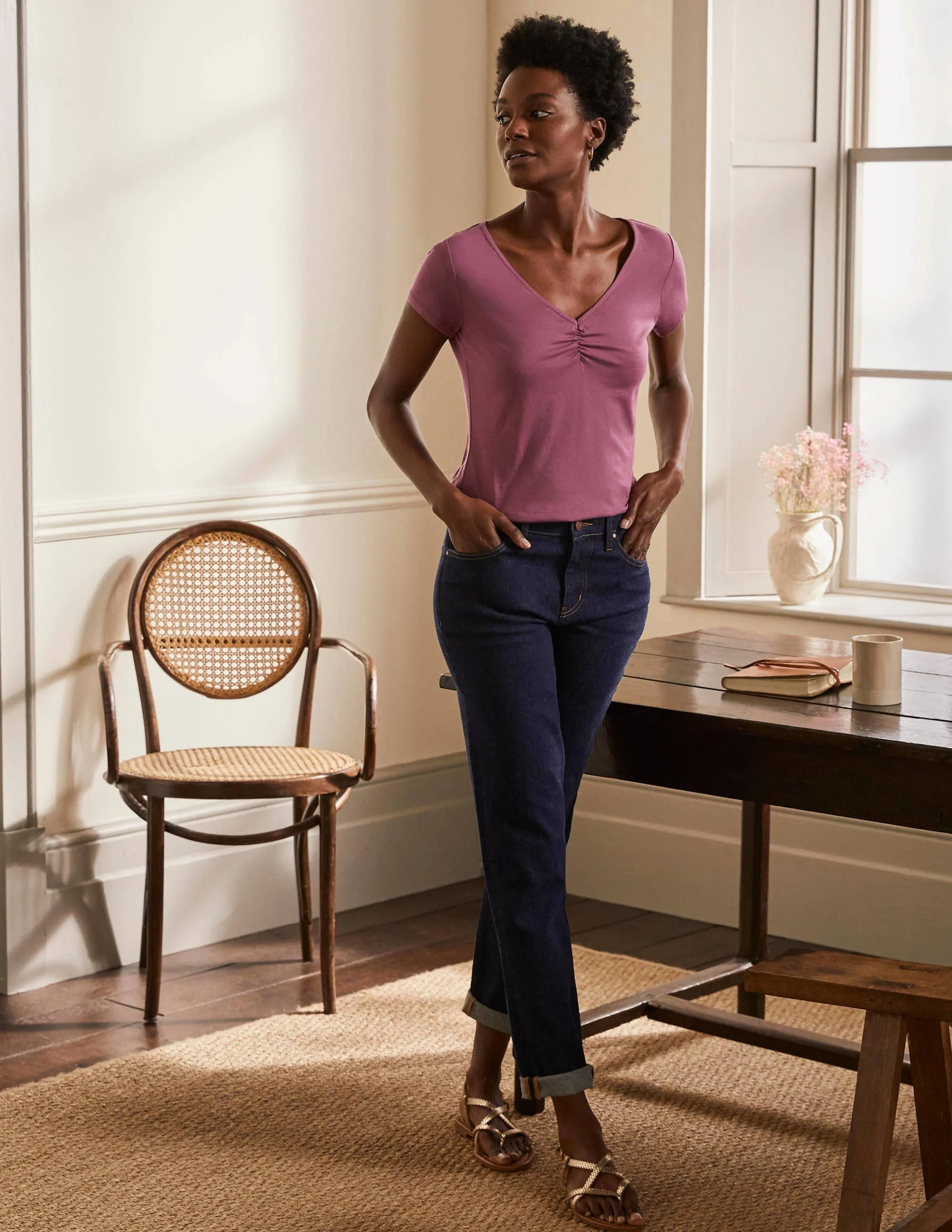 Supersoft Ruched V-neck Tee-Figgy Pudding - Image 4